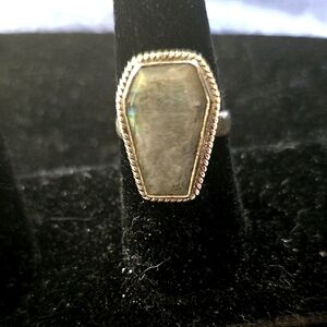 Elegant 925 Silver Ring with Green Labradorite Coffin Shaped Stone